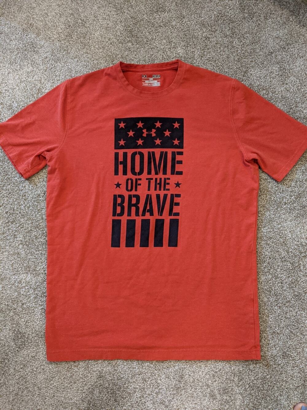 Under Armour Men’s Red T-Shirt Heat Gear Loose Home Of The Brave, Size Medium